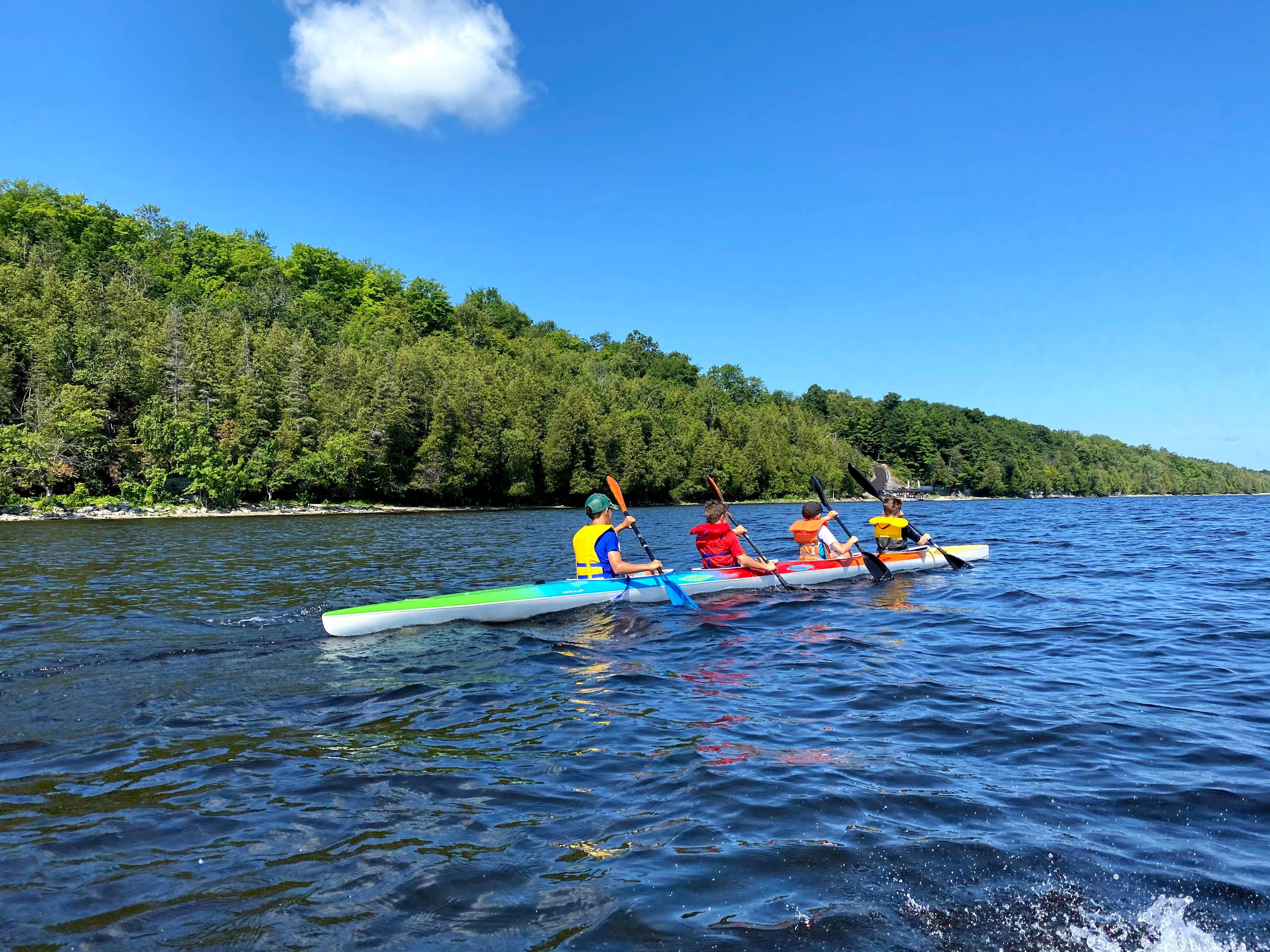 U12 athletes practicing in the ORCC rainbow K4